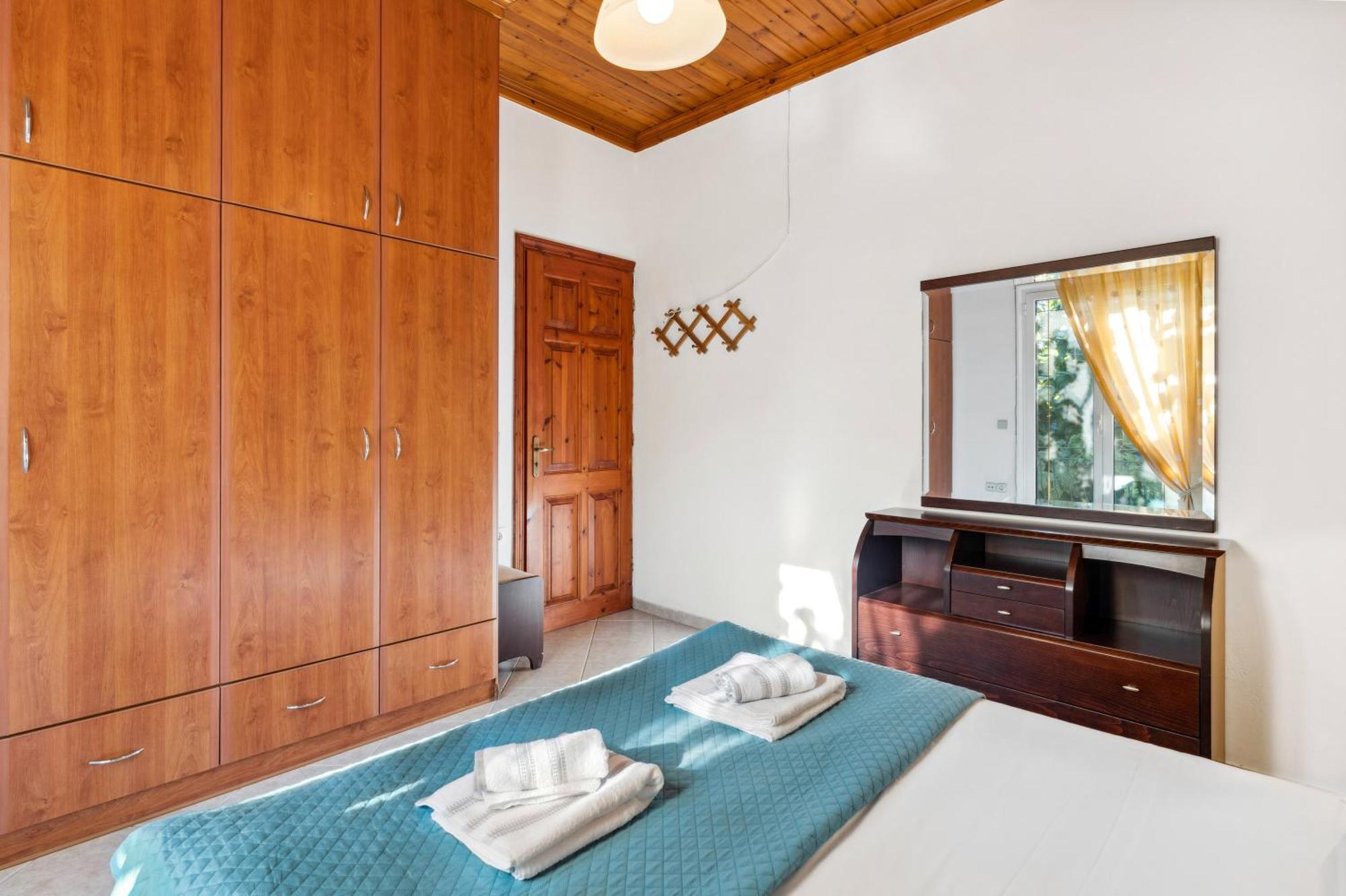 Verani Residence Parking Balcony Playground Sivros ภายนอก รูปภาพ
